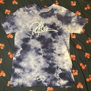 Blue tye/dye young and reckless shirt. New. Medium